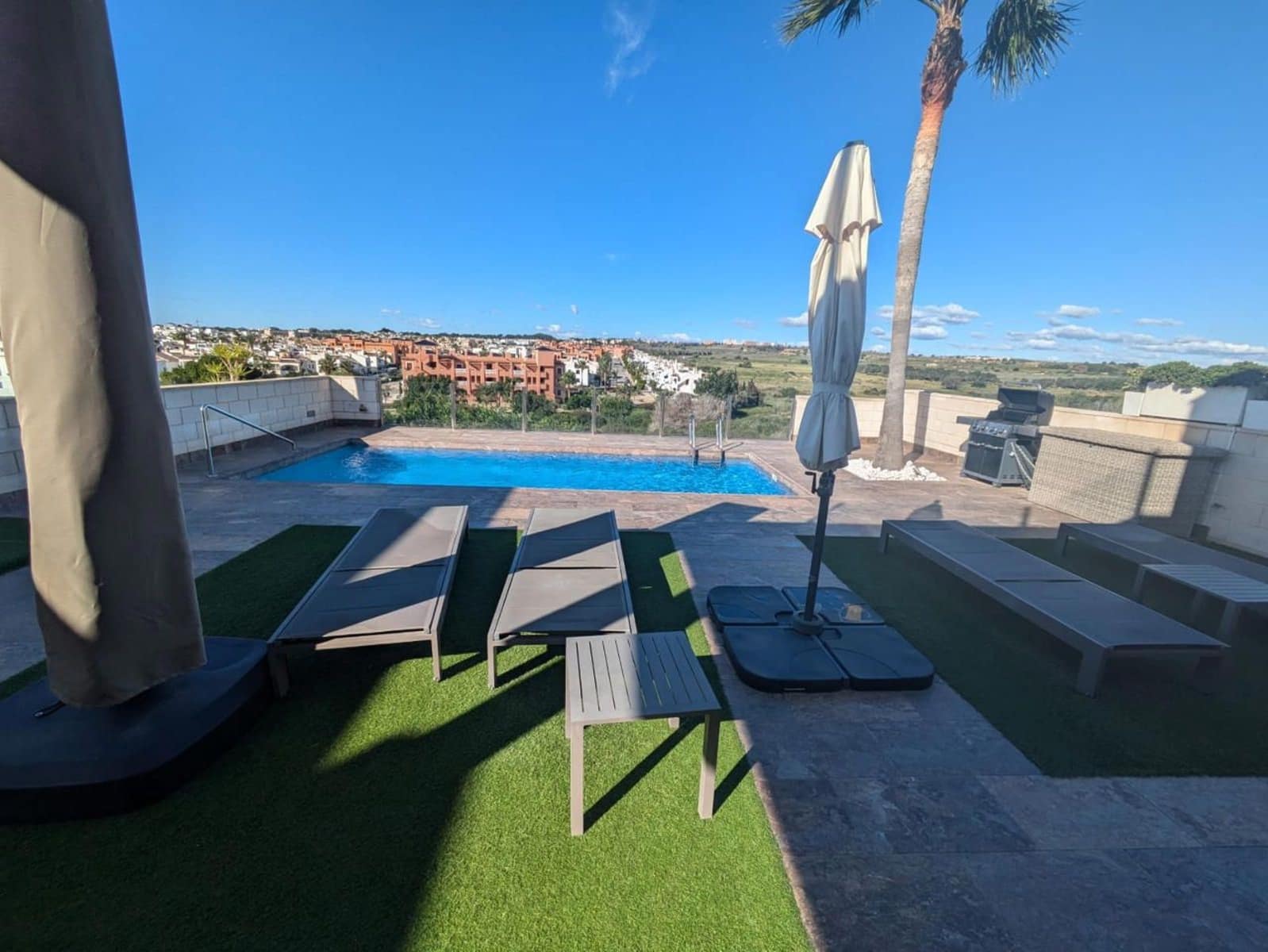 3 slaapkamer Villa te koop in Orihuela Costa met zwembad - € 479.000 (Ref: 9237586)