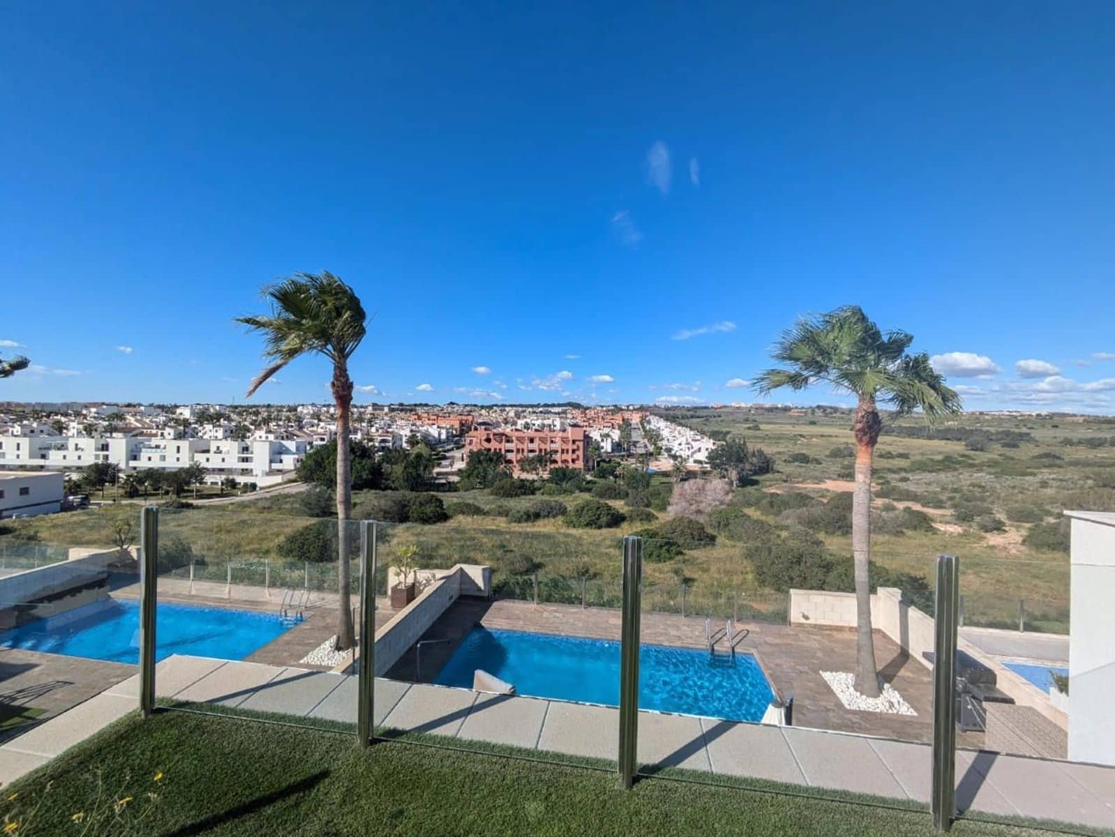 3 slaapkamer Villa te koop in Orihuela Costa met zwembad - € 479.000 (Ref: 9237586)
