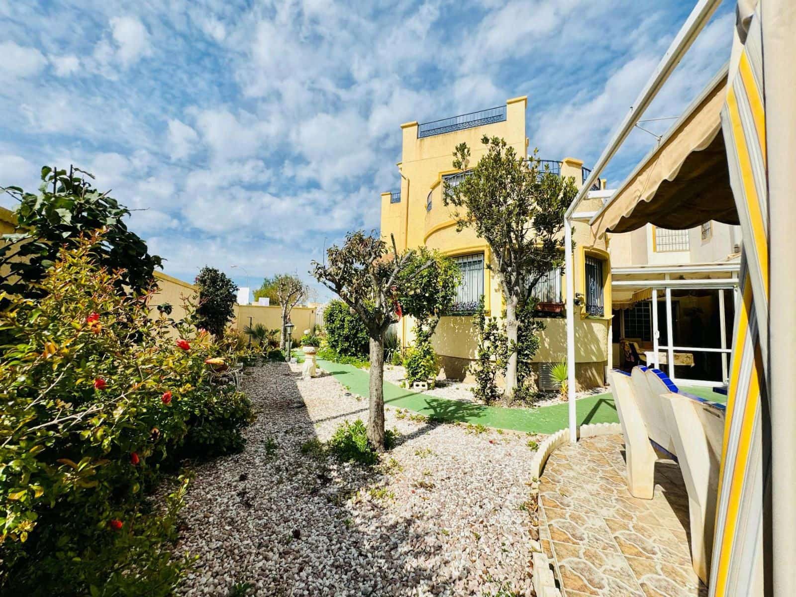 3 camera da letto Villa in vendita in La Zenia con piscina garage - 285.000 € (Rif: 9237587)