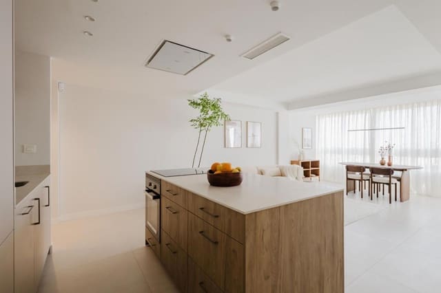 3 bedroom Flat for sale in Playa del Acequión, Torrevieja with pool - € 399,000 (Ref: 9237589)