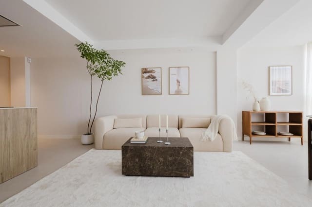 3 bedroom Flat for sale in Playa del Acequión, Torrevieja with pool - € 399,000 (Ref: 9237589)