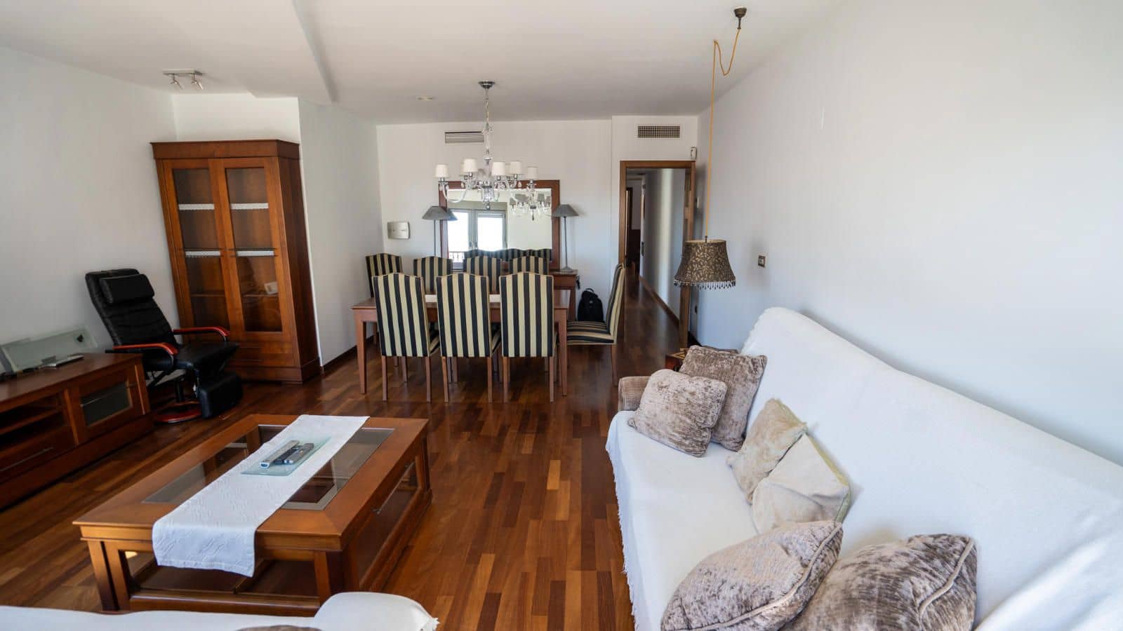 3 bedroom Penthouse for sale in Guardamar del Segura with garage - € 410,000 (Ref: 9237590)