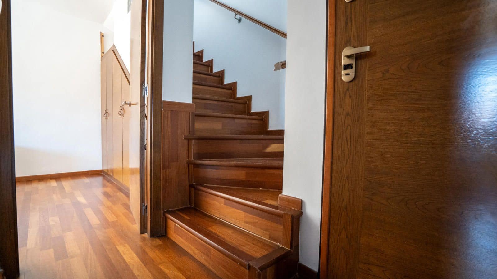 3 bedroom Penthouse for sale in Guardamar del Segura with garage - € 410,000 (Ref: 9237590)