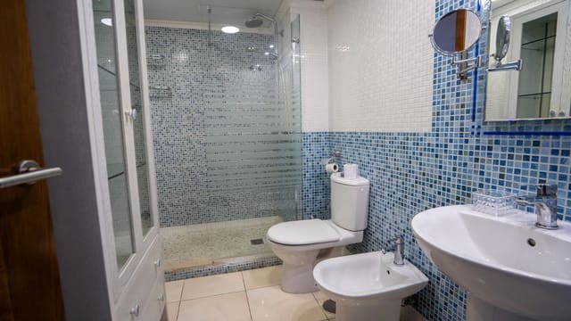 3 bedroom Penthouse for sale in Zona Pueblo, Guardamar del Segura with garage - € 410,000 (Ref: 9237590)