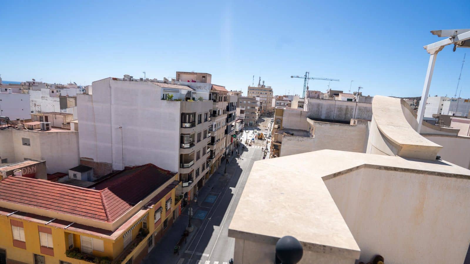 3 bedroom Penthouse for sale in Guardamar del Segura with garage - € 410,000 (Ref: 9237590)