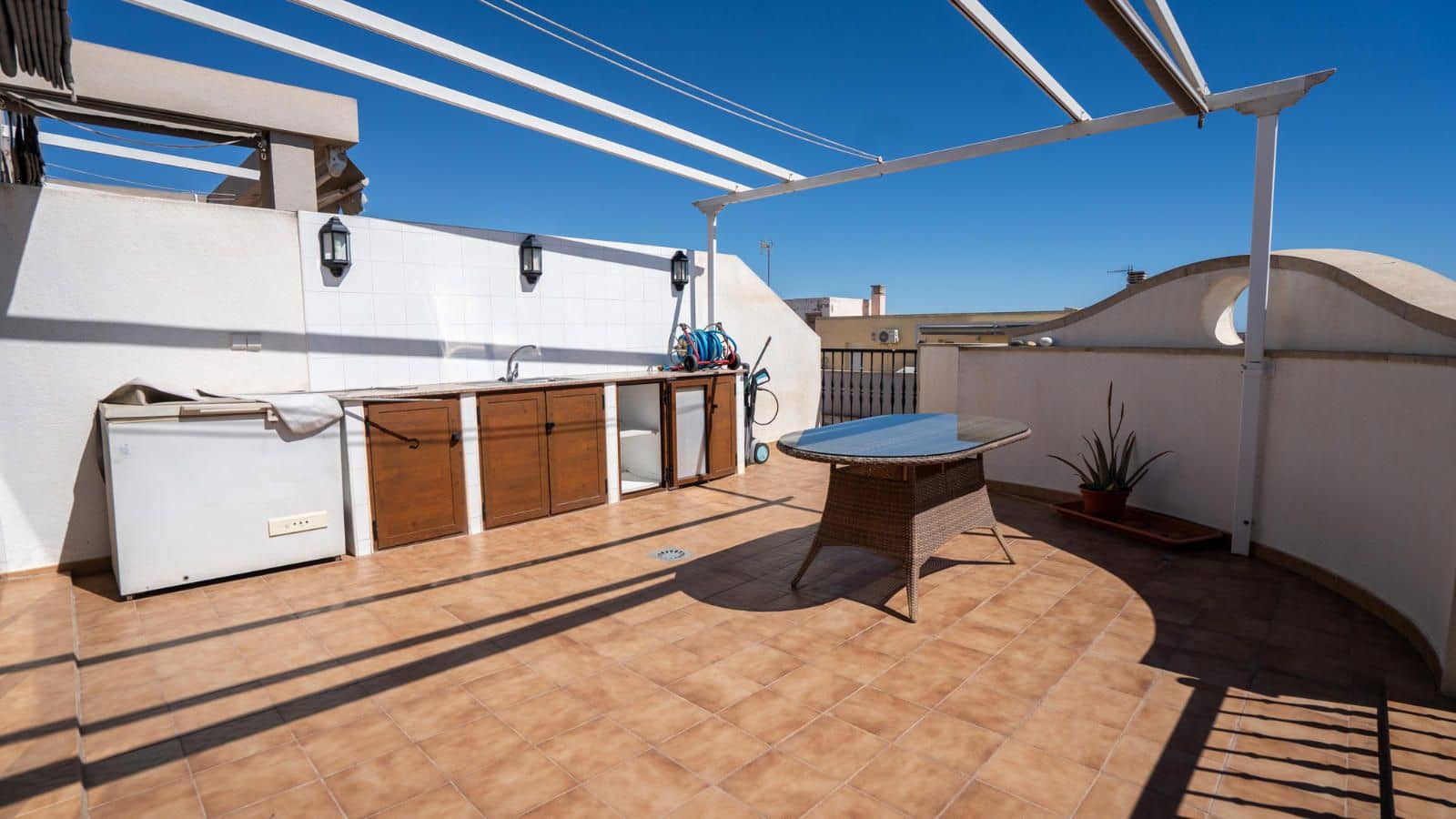 3 bedroom Penthouse for sale in Guardamar del Segura with garage - € 410,000 (Ref: 9237590)