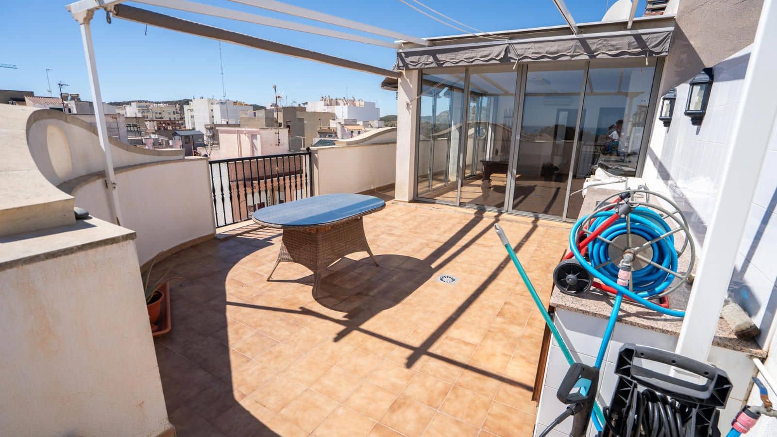 3 bedroom Penthouse for sale in Guardamar del Segura with garage - € 410,000 (Ref: 9237590)