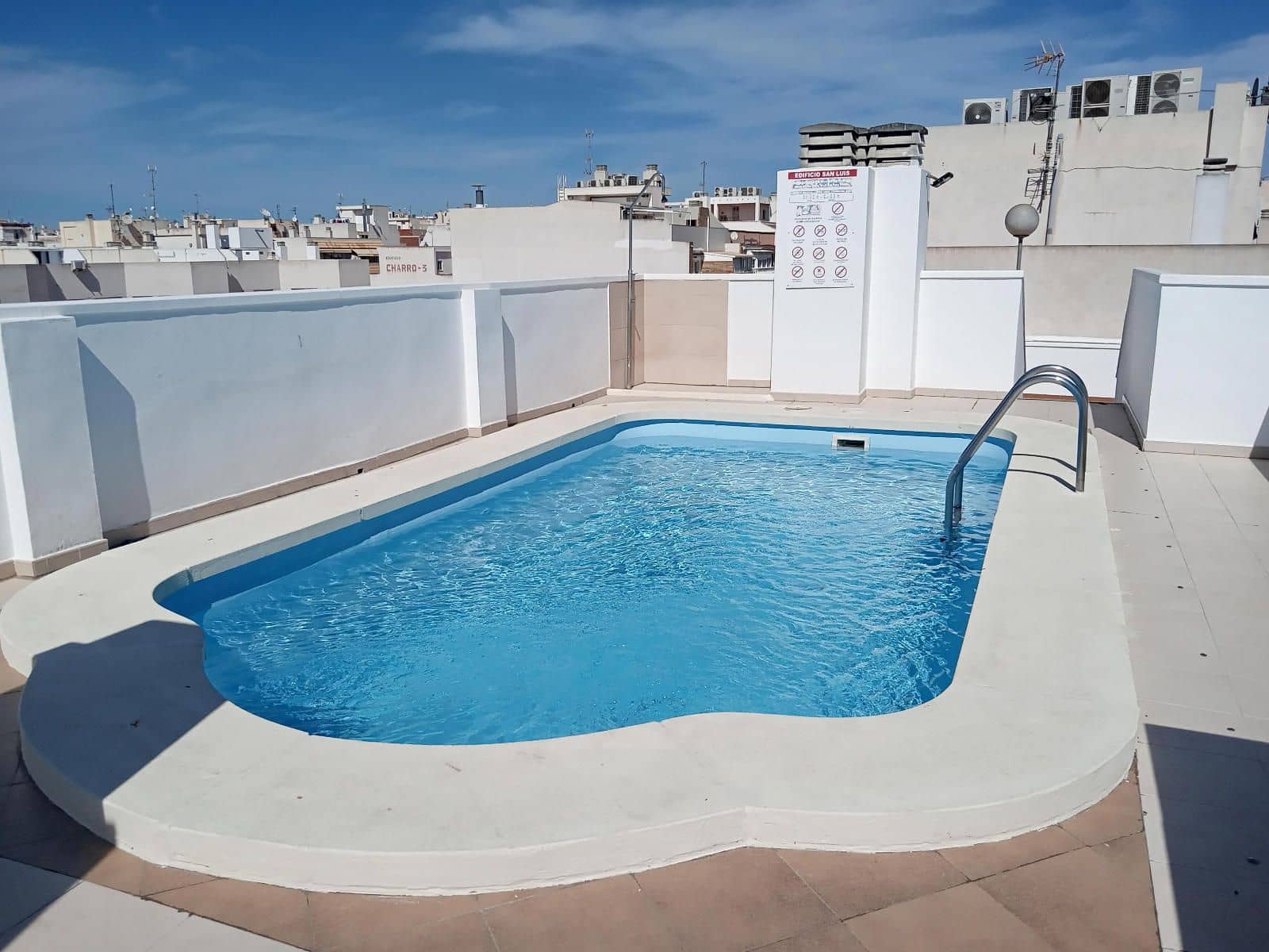 2 soveværelse Lejlighed til salg i Torrevieja med swimmingpool garage - € 129.900 (Ref: 9237597)