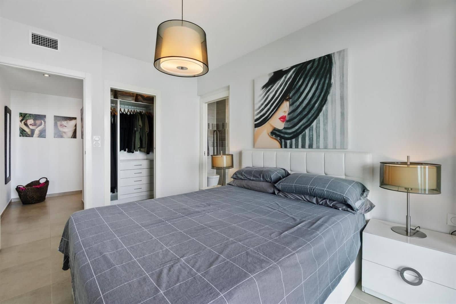 3 bedroom Flat for sale in Punta Prima with pool garage - € 590,000 (Ref: 9237608)