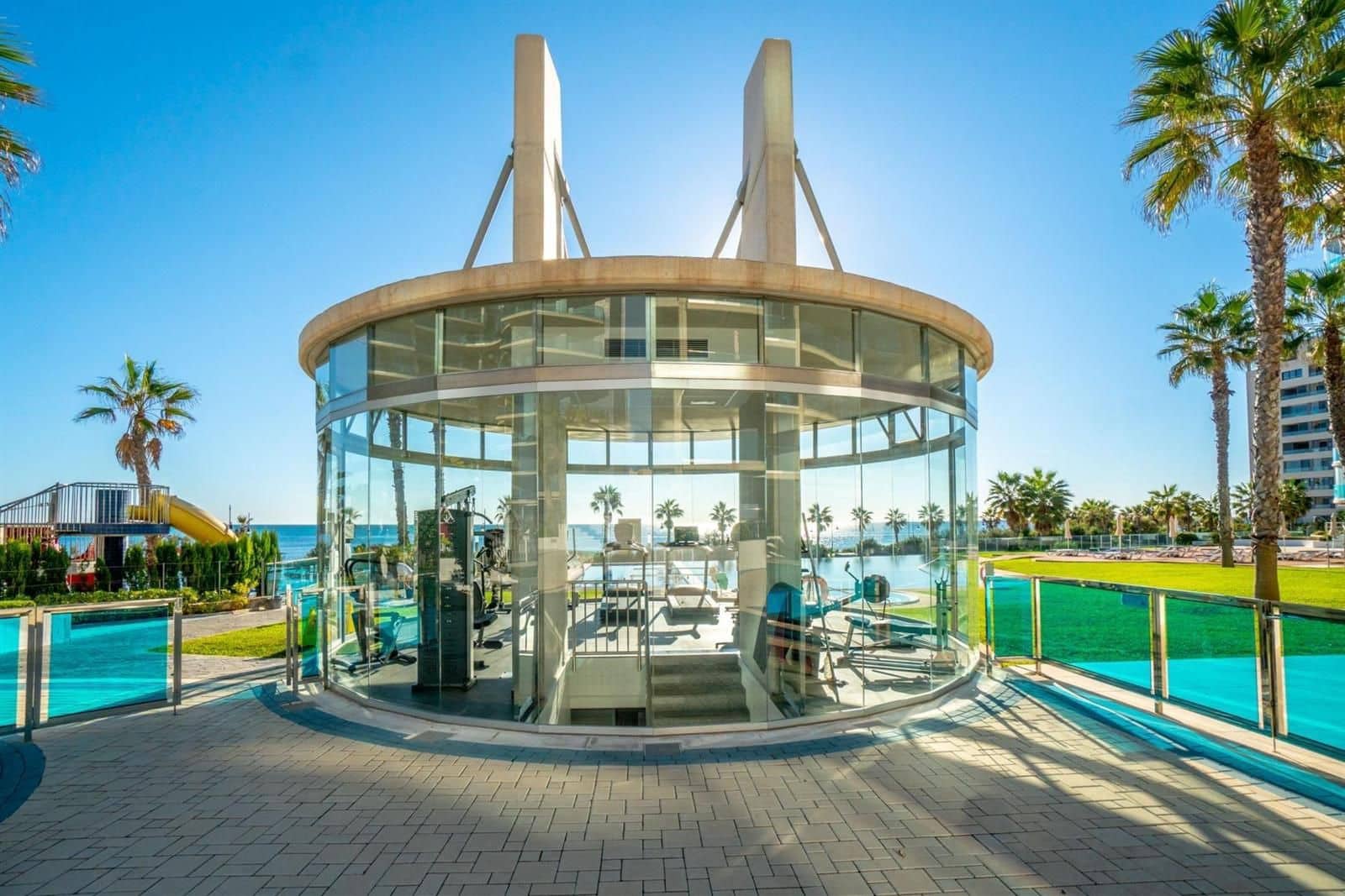 3 bedroom Flat for sale in Punta Prima with pool garage - € 590,000 (Ref: 9237608)