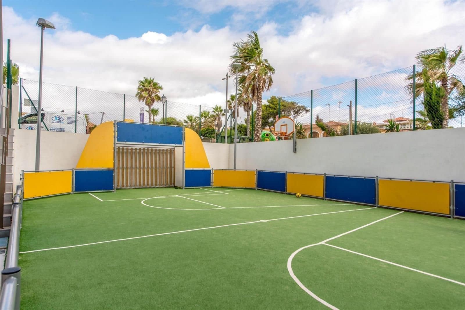 3 bedroom Flat for sale in Punta Prima with pool garage - € 590,000 (Ref: 9237608)