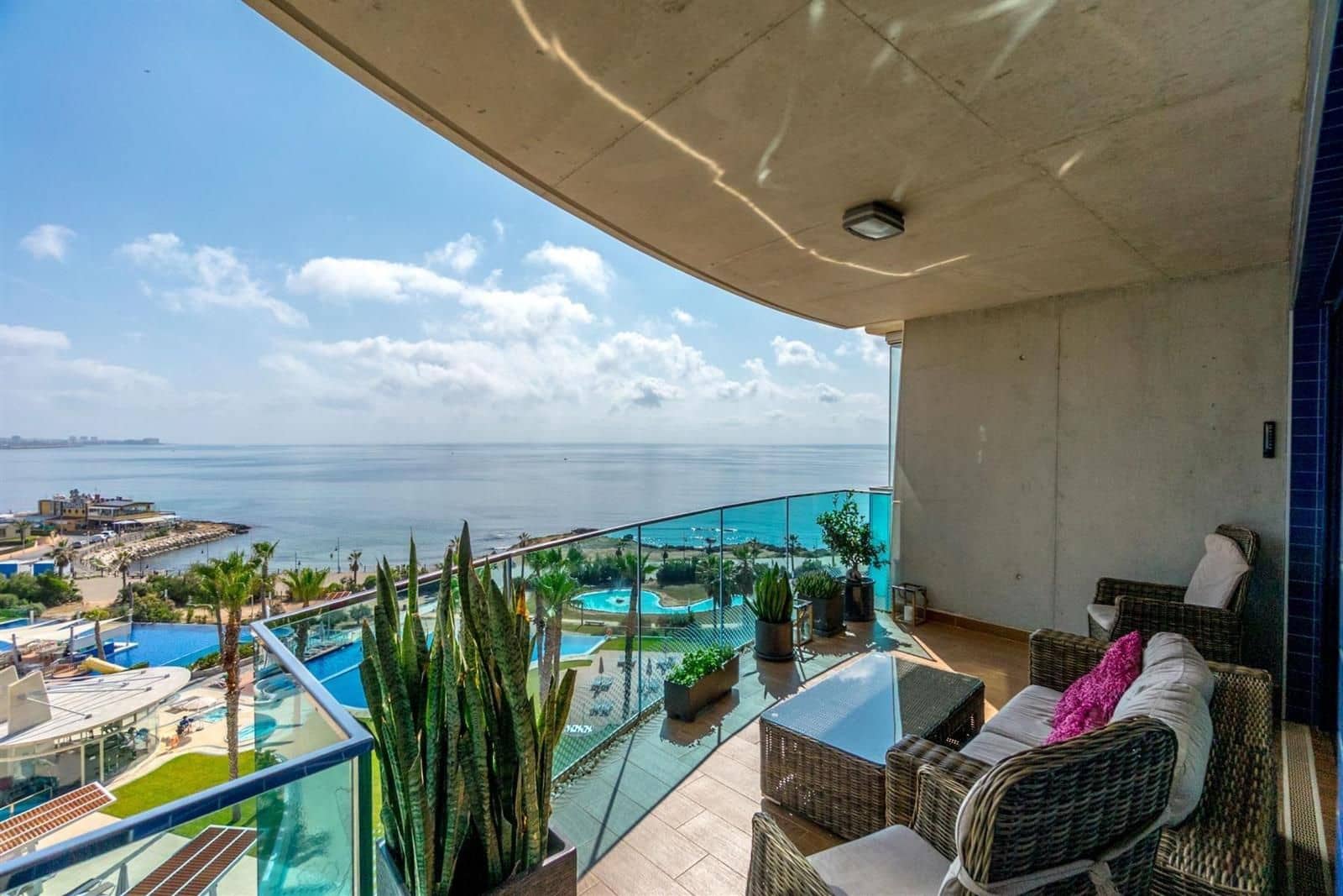 3 bedroom Flat for sale in Punta Prima with pool garage - € 590,000 (Ref: 9237608)