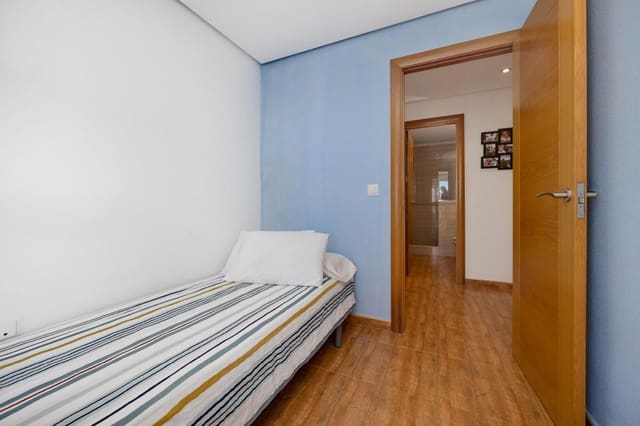 Piso de 3 habitaciones en Playa del Acequión, Torrevieja en venta con piscina garaje - 379.990 € (Ref: 9237615)