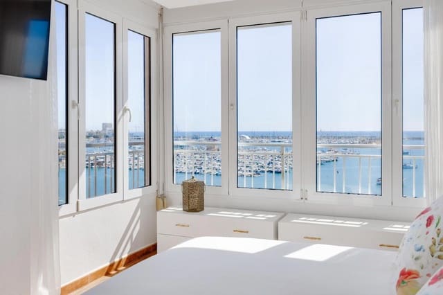 Piso de 3 habitaciones en Playa del Acequión, Torrevieja en venta con piscina garaje - 379.990 € (Ref: 9237615)