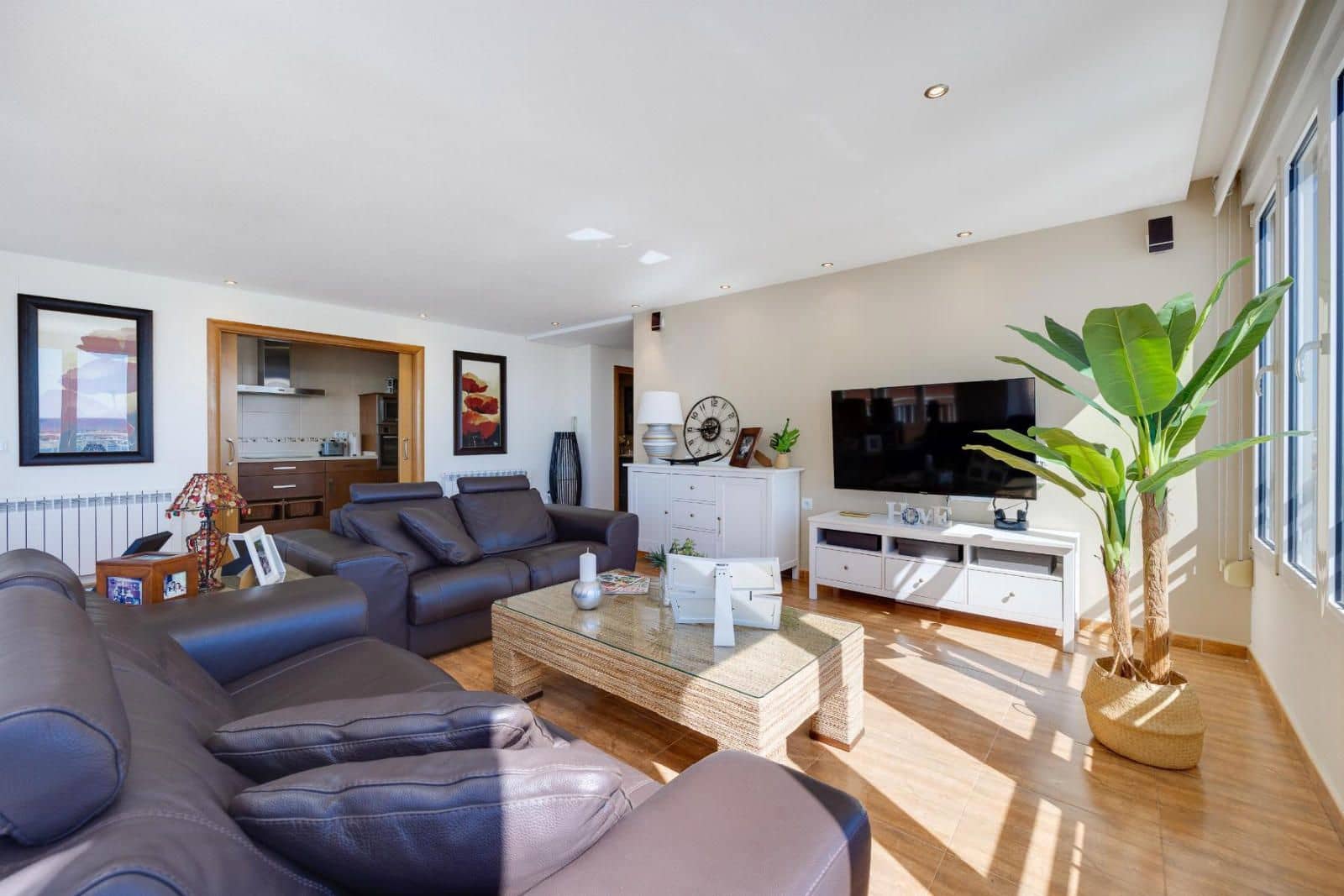 Piso de 3 habitaciones en Torrevieja en venta con piscina garaje - 379.990 € (Ref: 9237615)