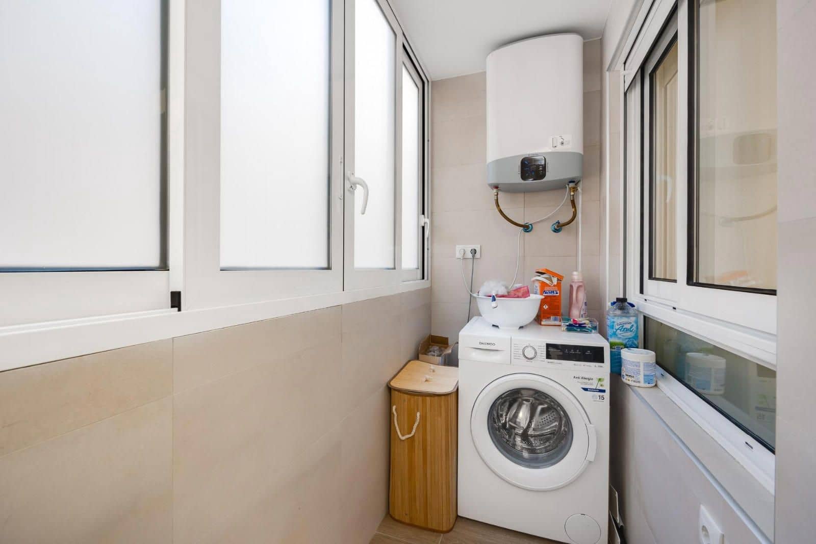 Piso de 3 habitaciones en Torrevieja en venta con piscina - 295.000 € (Ref: 9237619)