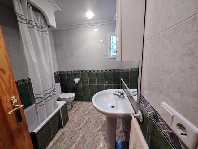 3 makuuhuone Asunto myytävänä paikassa Las Piscinas Naturales, Torrevieja - 143 000 € (Ref: 9237621)