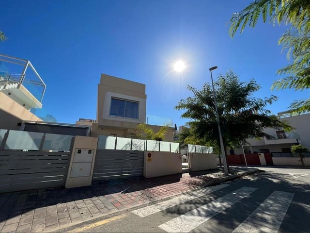 3 chambre Villa/Maison à vendre à Mil Palmeras, Pilar de la Horadada avec piscine - 535 000 € (Ref: 9237633)