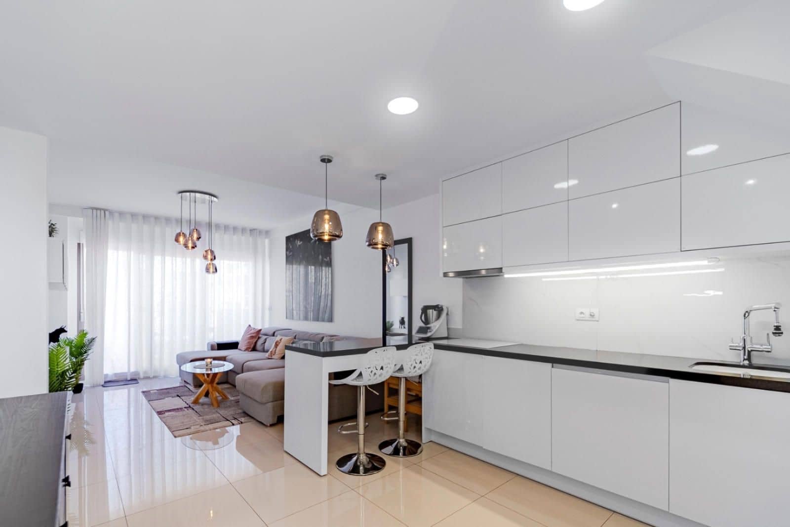 2 bedroom Penthouse for sale in Pilar de la Horadada with pool - € 389,000 (Ref: 9237635)