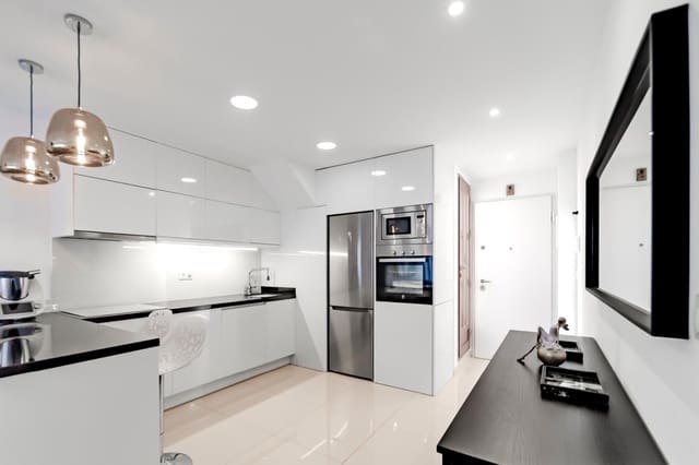 Ático de 2 habitaciones en Mil Palmeras, Pilar de la Horadada en venta con piscina - 389.000 € (Ref: 9237635)