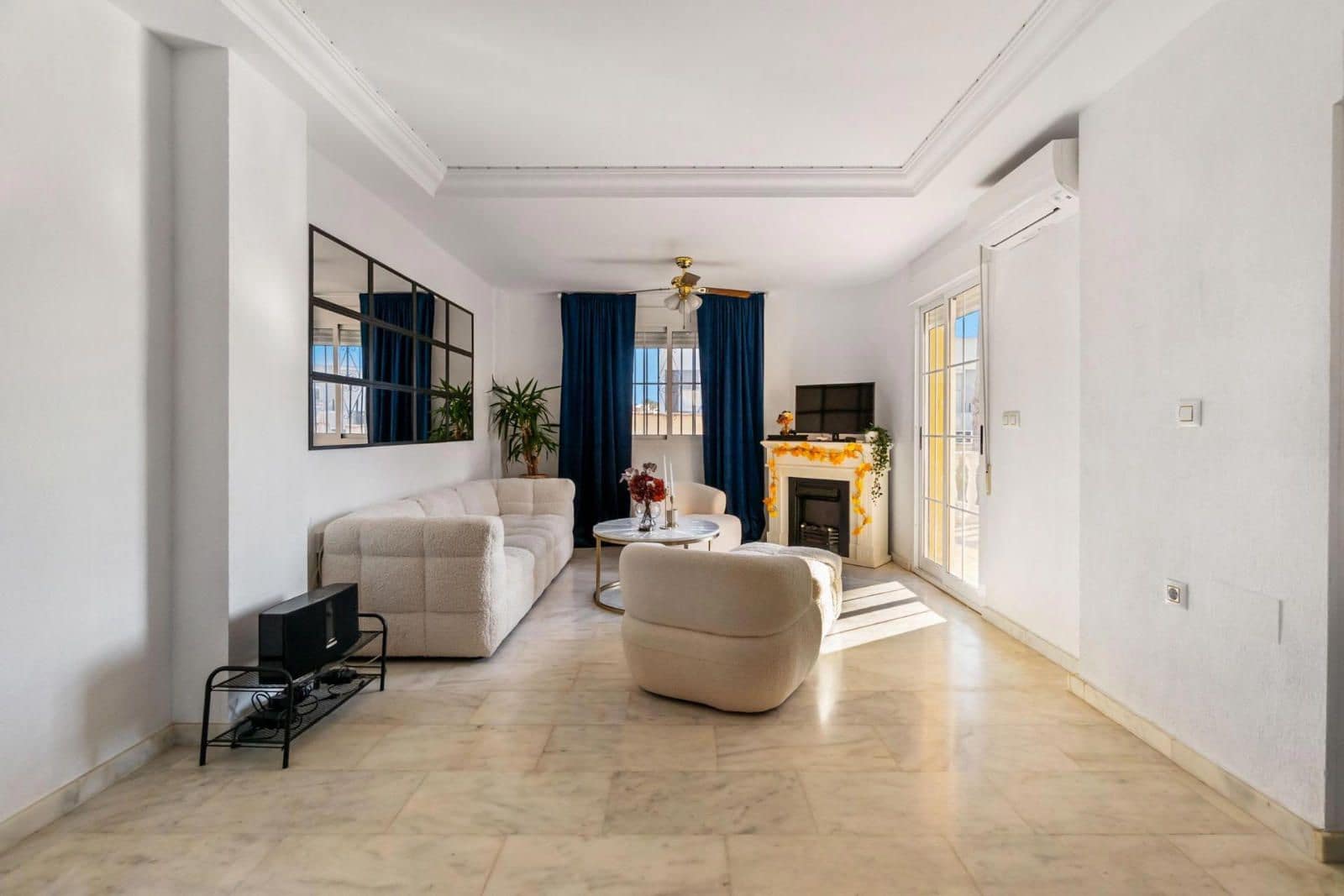 3 soveværelse Villa til salg i Orihuela med swimmingpool garage - € 339.000 (Ref: 9237639)