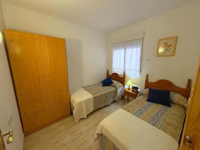 2 soveværelse Lejlighed til salg i Antonio Machado, Torrevieja med garage - € 127.900 (Ref: 9237643)