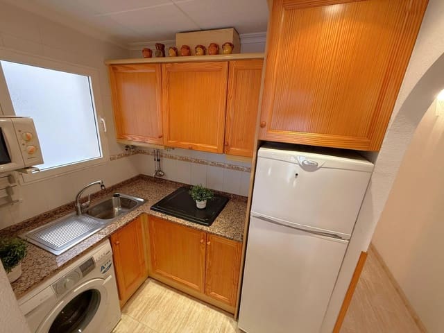 2 soveværelse Lejlighed til salg i Antonio Machado, Torrevieja med garage - € 127.900 (Ref: 9237643)