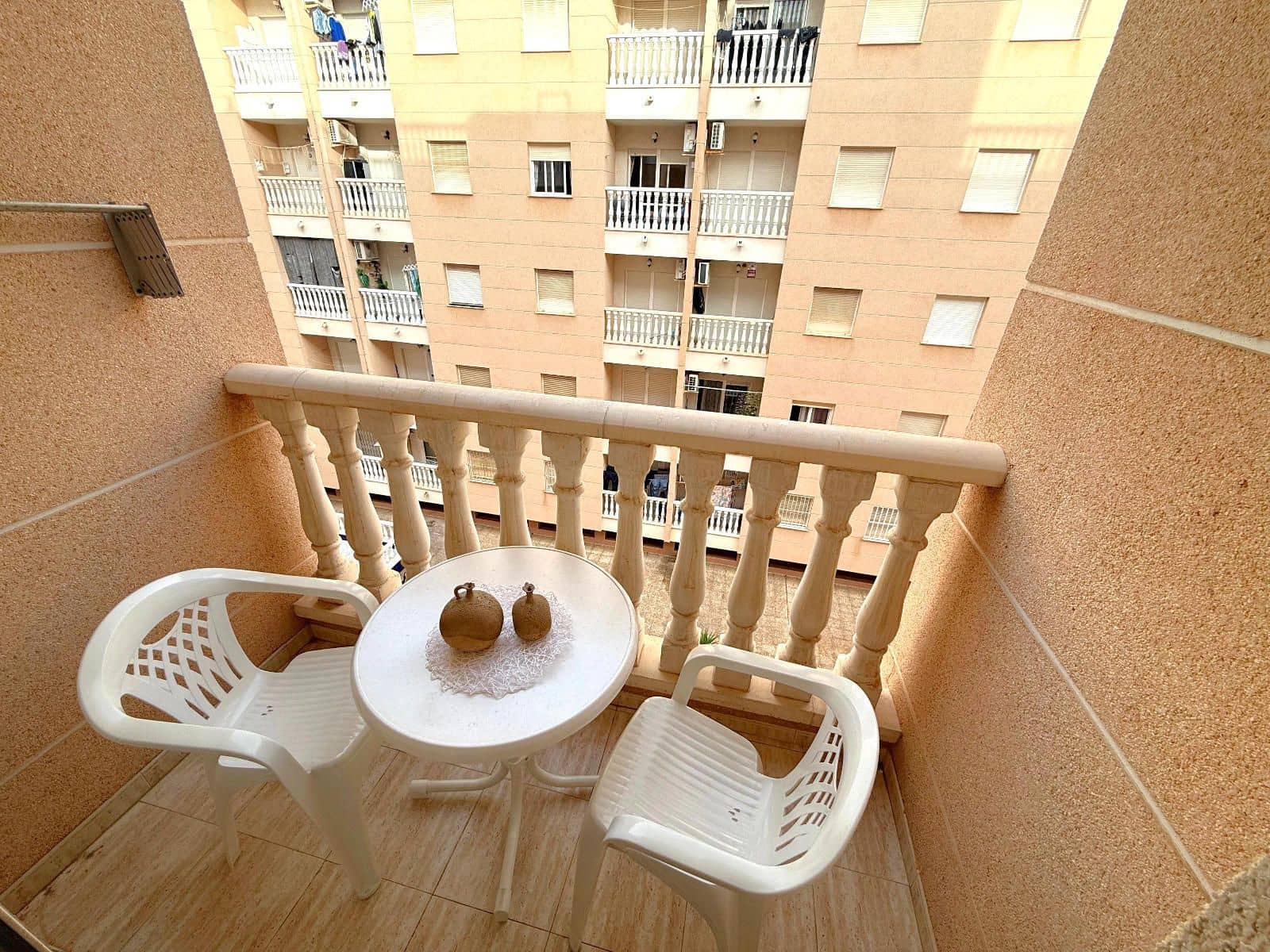 2 soveværelse Lejlighed til salg i Torrevieja med garage - € 127.900 (Ref: 9237643)