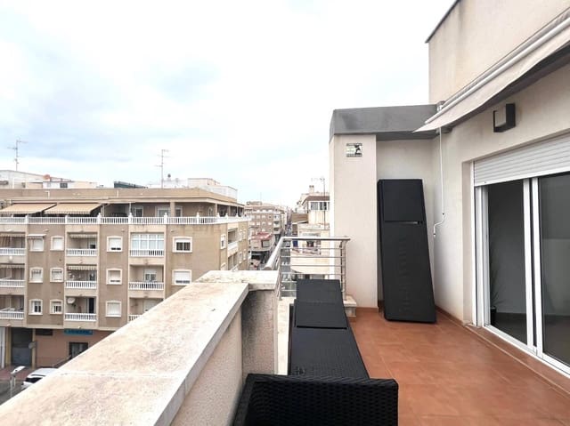 3 makuuhuone Kattohuoneisto myytävänä paikassa Torrevieja - 199 900 € (Ref: 9237645)