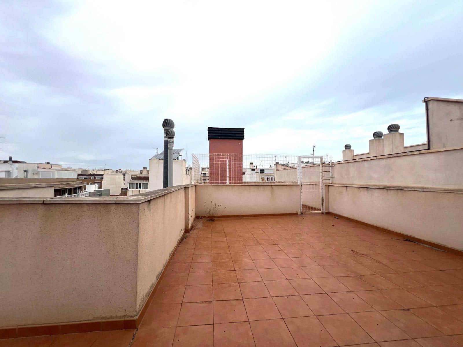 3 makuuhuone Kattohuoneisto myytävänä paikassa Torrevieja - 199 900 € (Ref: 9237645)