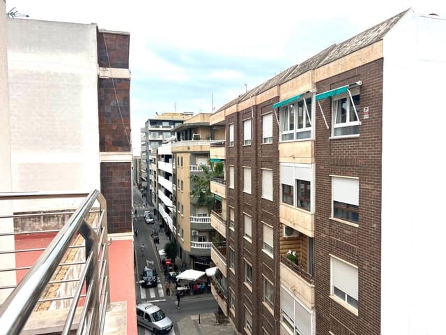 3 makuuhuone Kattohuoneisto myytävänä paikassa Torrevieja - 199 900 € (Ref: 9237645)