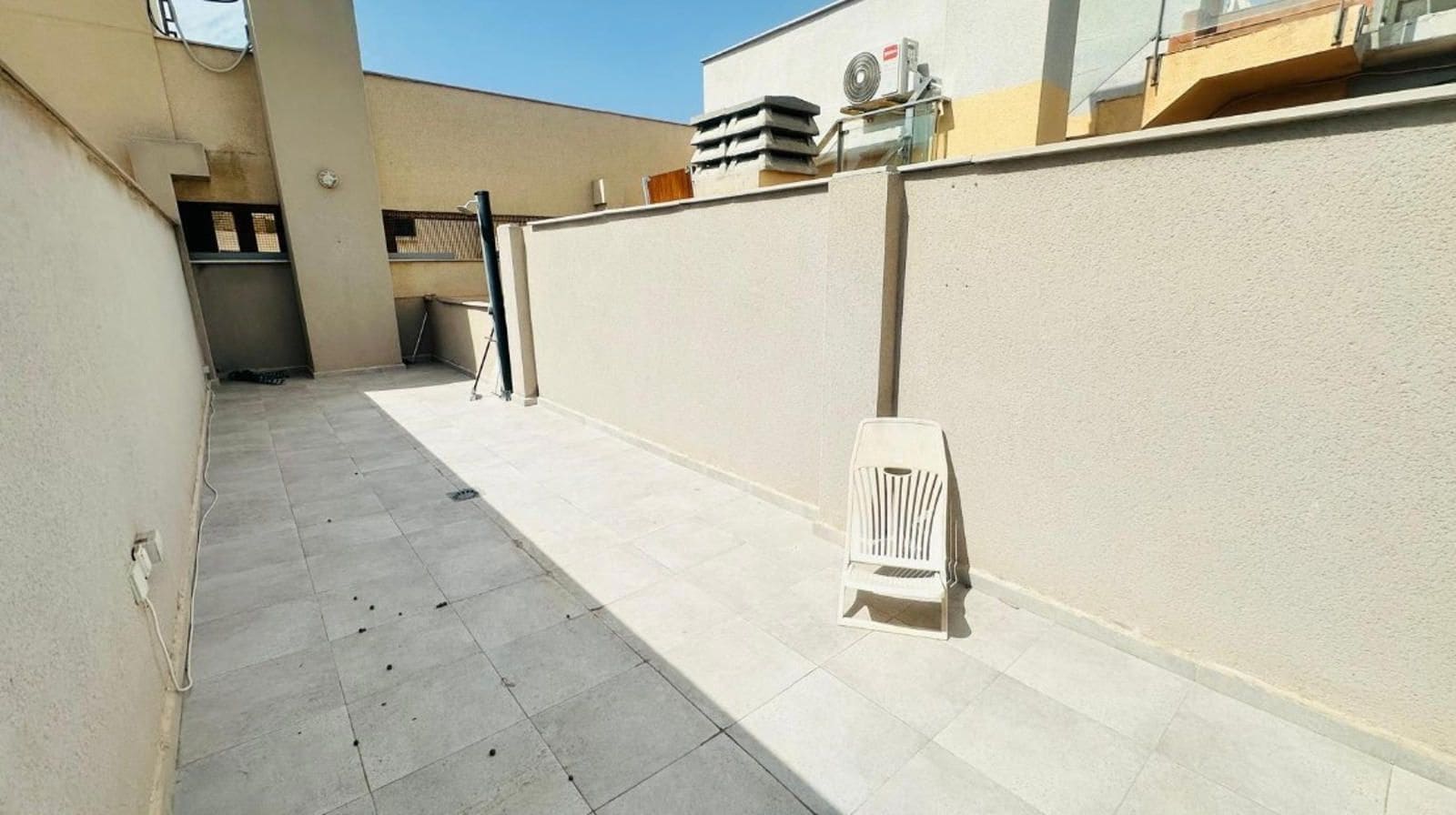 2 chambre Penthouse à vendre à Torrevieja avec piscine - 244 950 € (Ref: 9237663)
