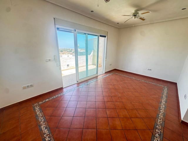 3 sypialnia Dom na sprzedaż w Blue Lagoon z basenem garażem - 280 000 € (Ref: 9237669)