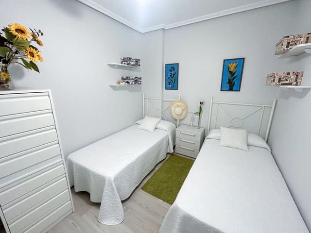 2 chambre Appartement à vendre à Las Piscinas Naturales, Torrevieja avec garage - 164 000 € (Ref: 9237674)