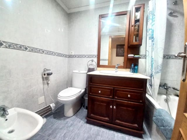 3 soveværelse Lejlighed til salg i Antonio Machado, Torrevieja med garage - € 186.000 (Ref: 9237676)