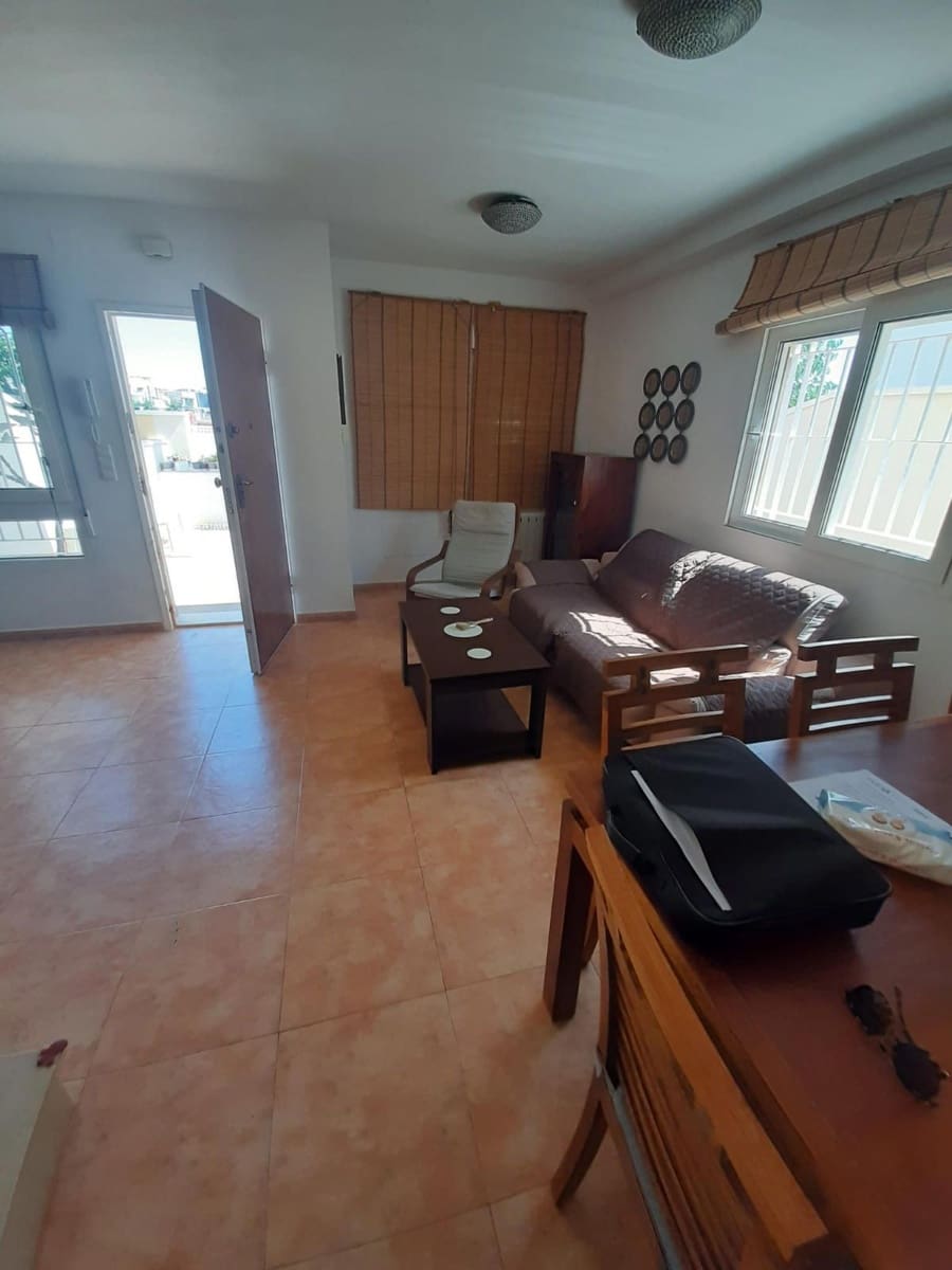Piso de 4 habitaciones en Torrevieja en venta con piscina garaje - 349.000 € (Ref: 9237682)