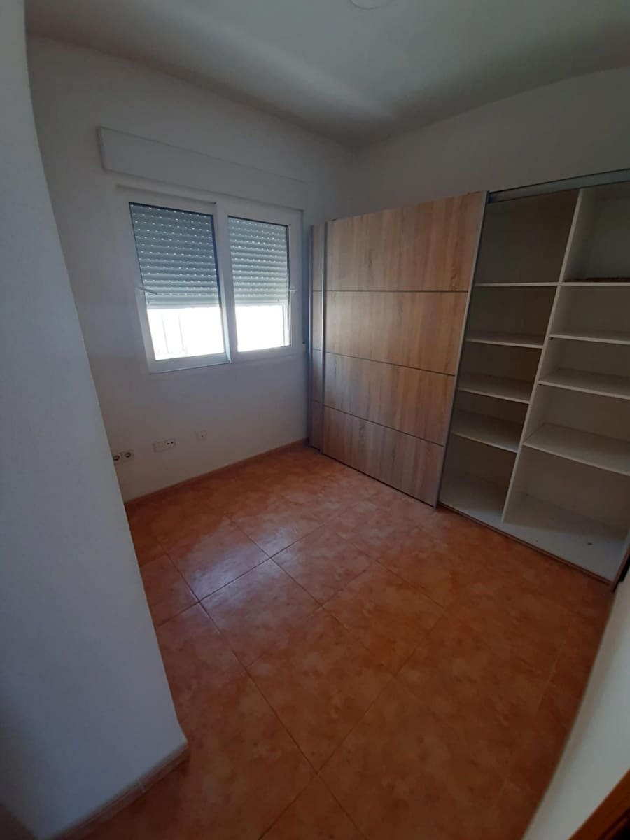Piso de 4 habitaciones en Torrevieja en venta con piscina garaje - 349.000 € (Ref: 9237682)