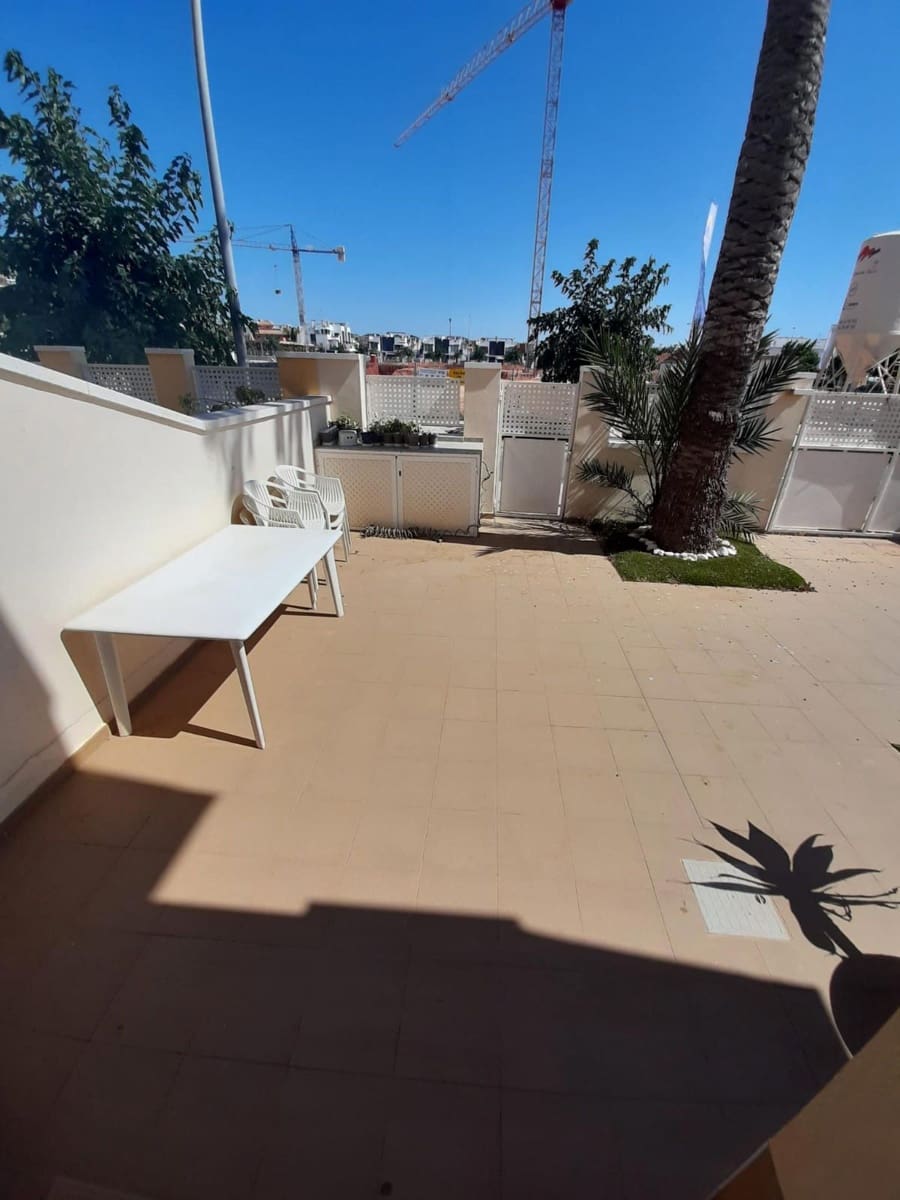 Piso de 4 habitaciones en Torrevieja en venta con piscina garaje - 349.000 € (Ref: 9237682)