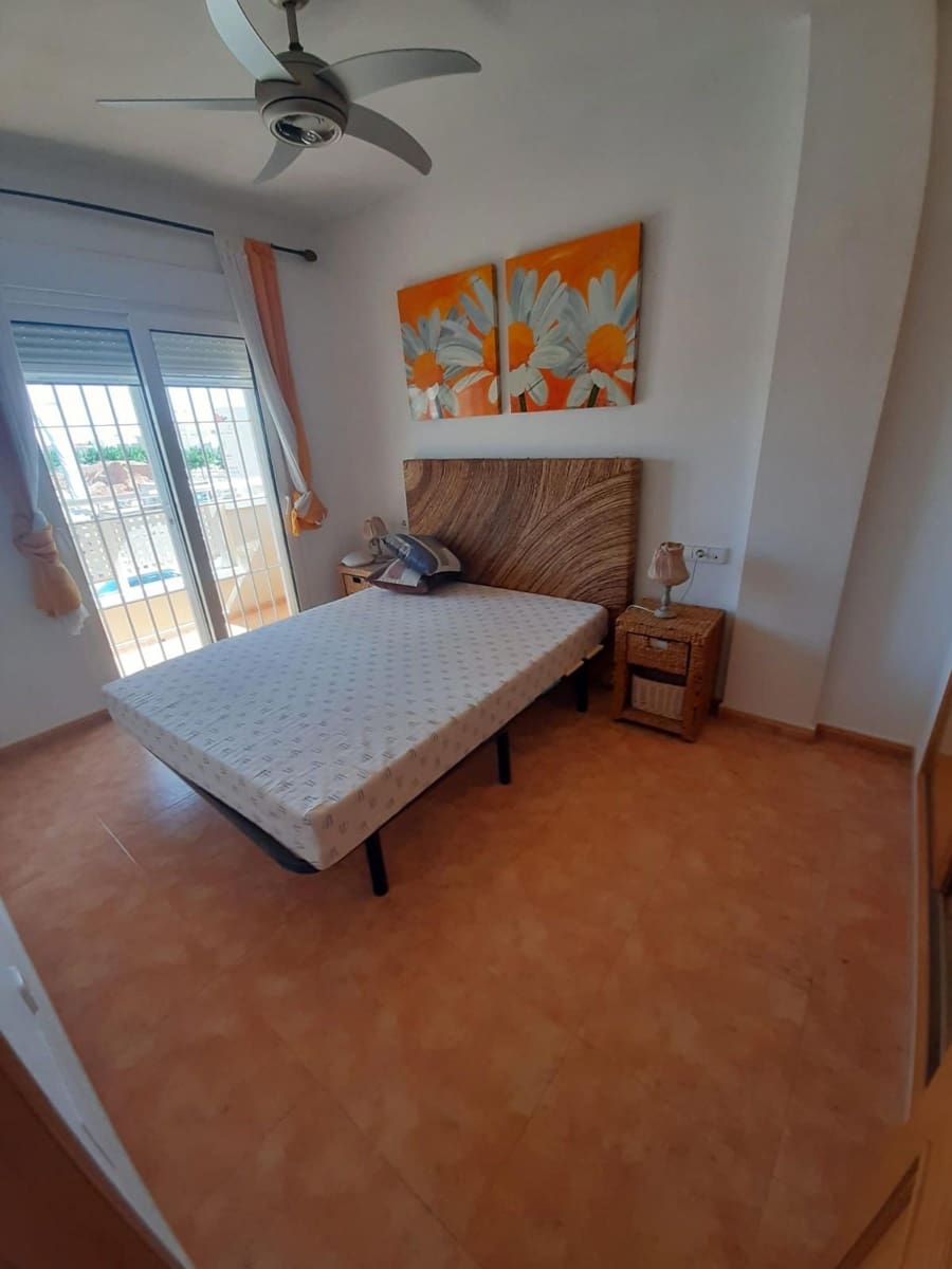 Piso de 4 habitaciones en Torrevieja en venta con piscina garaje - 349.000 € (Ref: 9237682)
