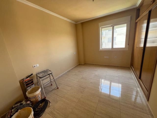 2 soverom Penthouse til salgs i Puerto Deportivo, Guardamar del Segura med garasje - € 225 000 (Ref: 9237683)