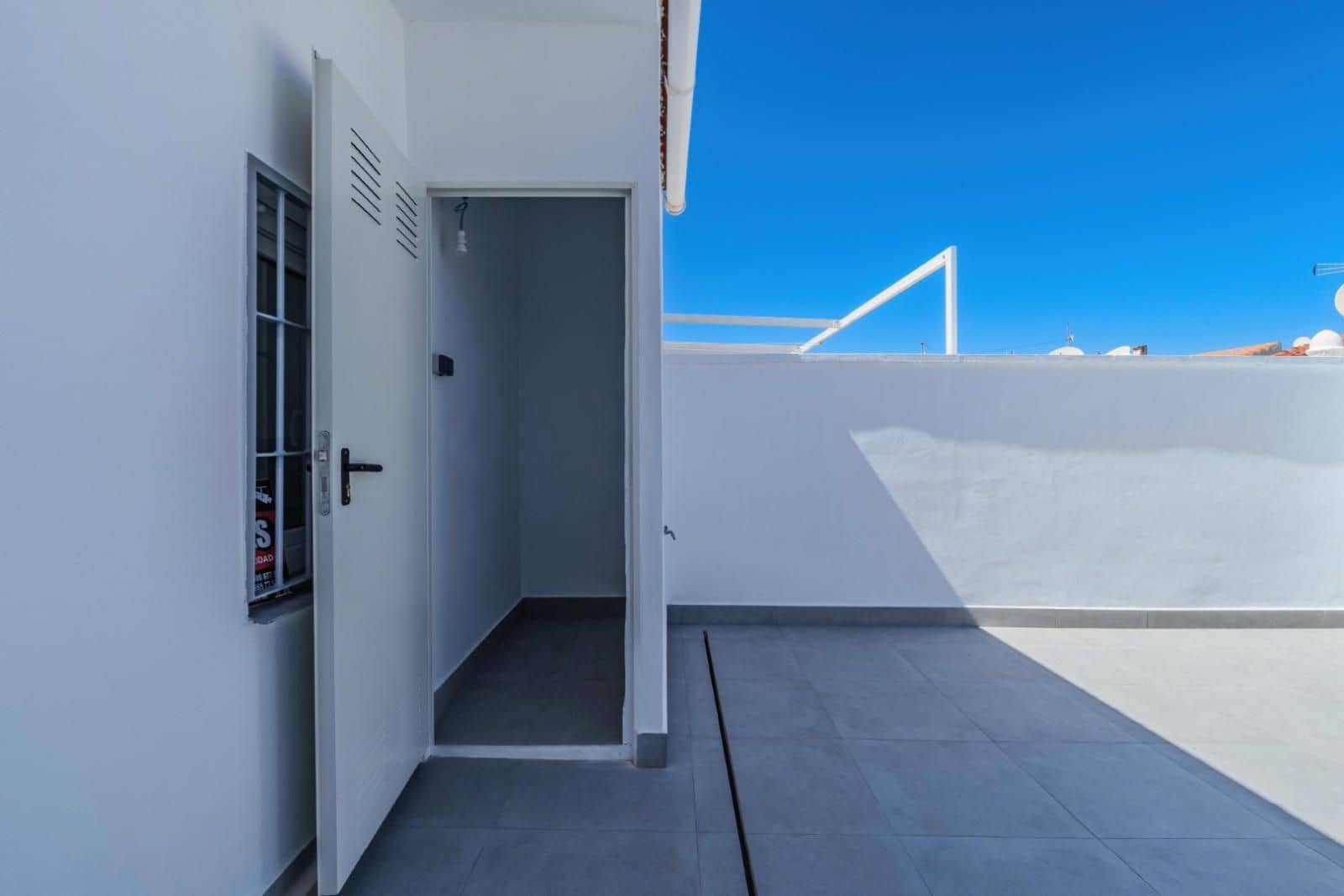 2 sovrum Hus till salu i Torrevieja med garage - 145 000 € (Ref: 9238756)