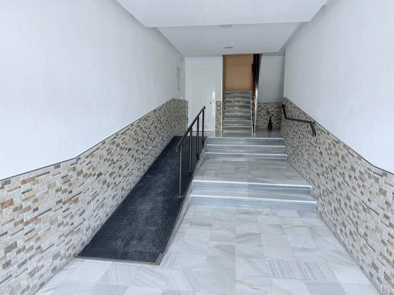 2 sovrum Lägenhet till salu i Torrevieja med pool - 169 900 € (Ref: 9238892)