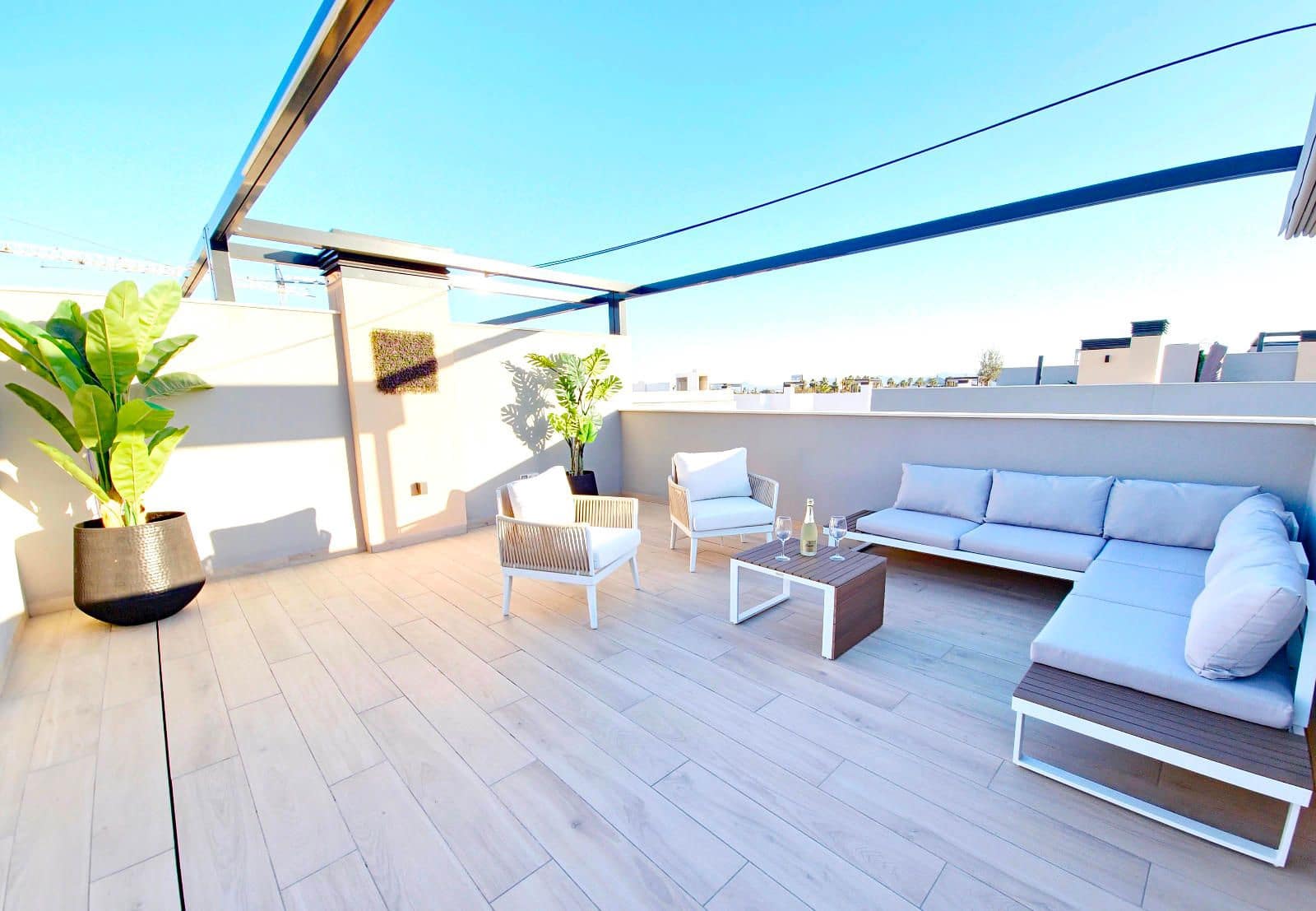 2 makuuhuone Kattohuoneisto myytävänä paikassa Los Alcazares mukana uima-altaan 
autotalli - 354 000 € (Ref: 9239403)