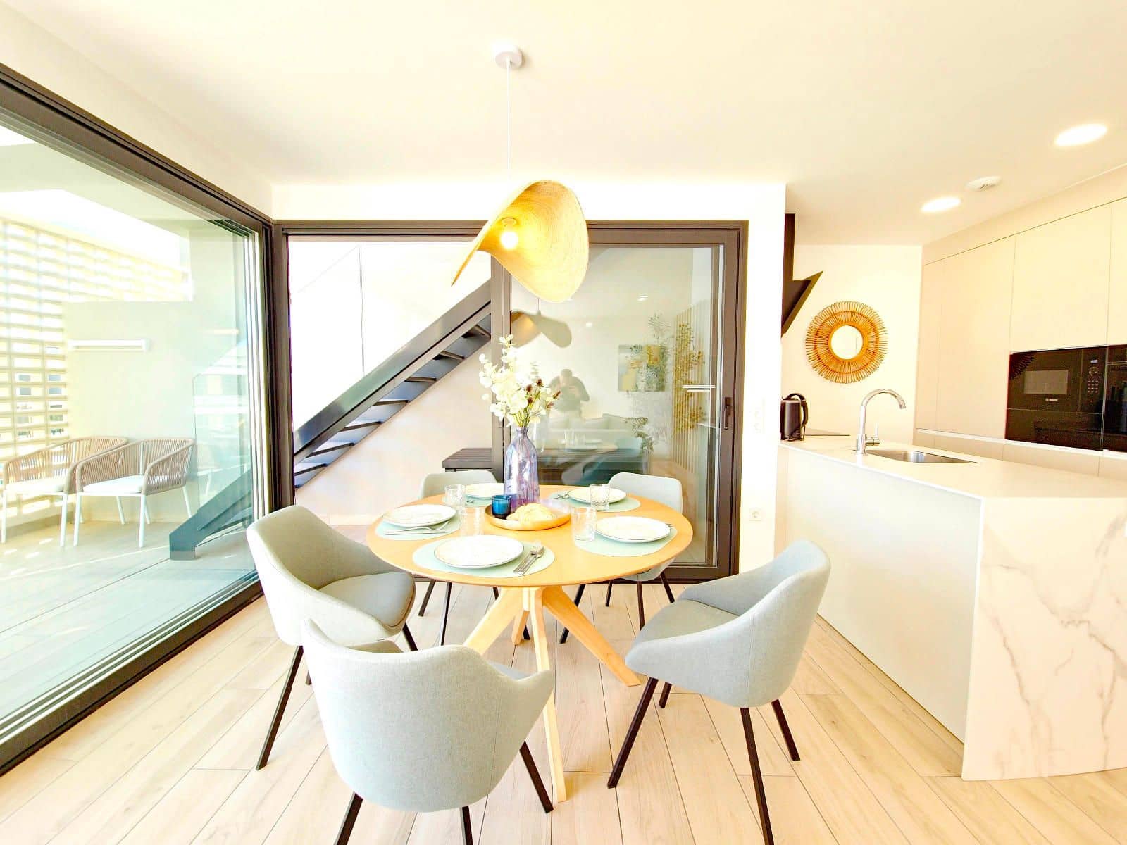 2 makuuhuone Kattohuoneisto myytävänä paikassa Los Alcazares mukana uima-altaan 
autotalli - 354 000 € (Ref: 9239403)