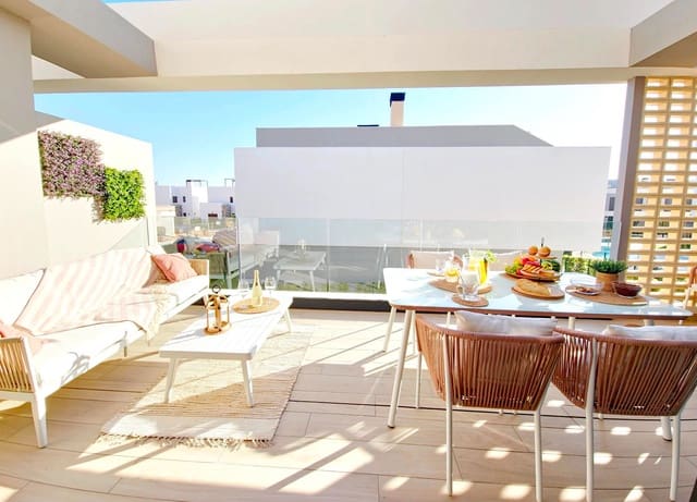 2 makuuhuone Kattohuoneisto myytävänä paikassa Centro, Los Alcázares mukana uima-altaan 
autotalli - 354 000 € (Ref: 9239403)