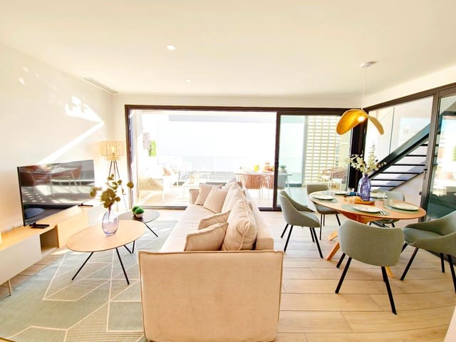 2 makuuhuone Kattohuoneisto myytävänä paikassa Centro, Los Alcázares mukana uima-altaan 
autotalli - 354 000 € (Ref: 9239403)