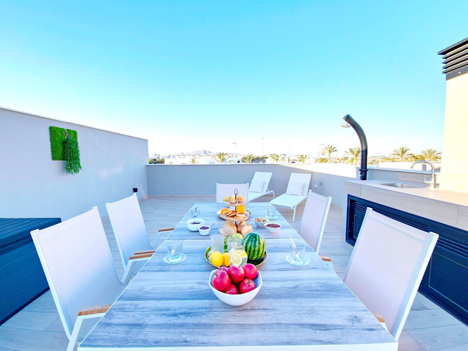 2 makuuhuone Kattohuoneisto myytävänä paikassa Los Alcazares mukana uima-altaan 
autotalli - 354 000 € (Ref: 9239403)