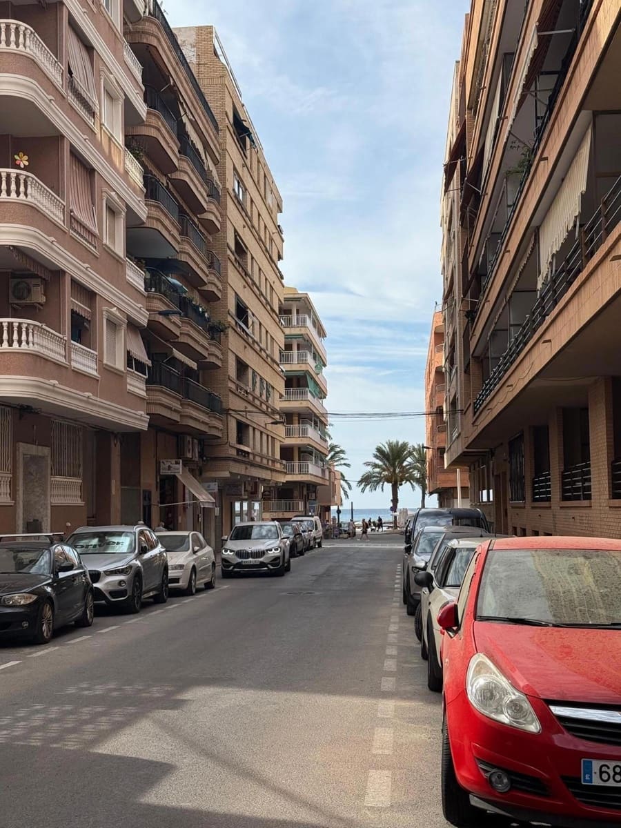 2 soveværelse Lejlighed til salg i Torrevieja - € 140.000 (Ref: 9239405)