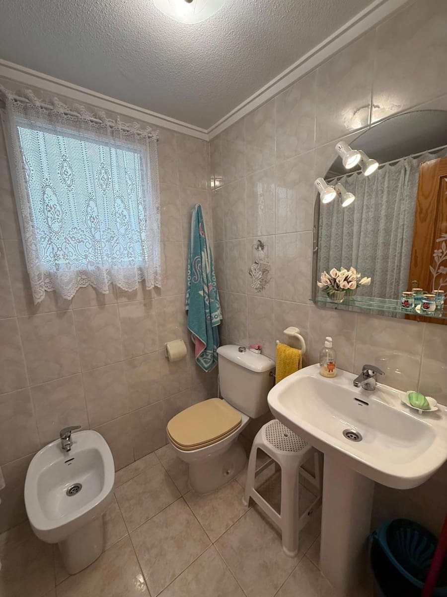 2 soveværelse Lejlighed til salg i Torrevieja - € 140.000 (Ref: 9239405)