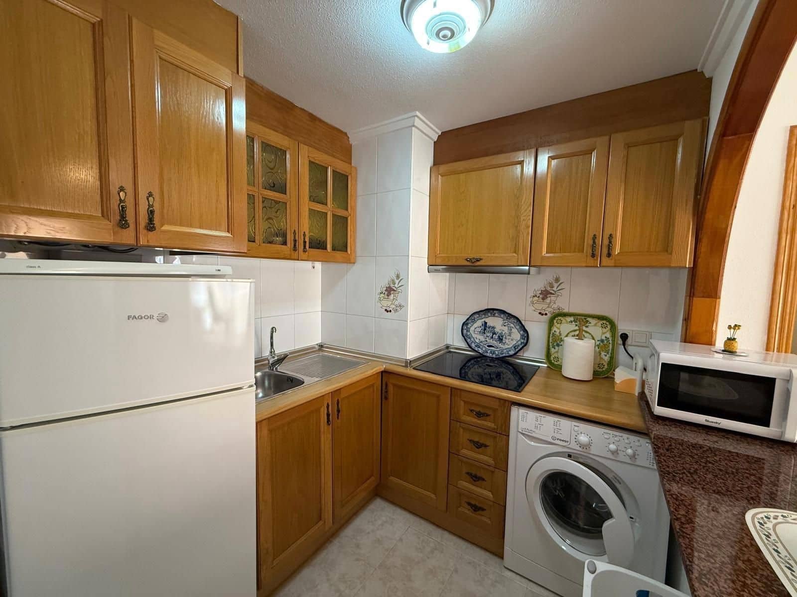 2 soveværelse Lejlighed til salg i Torrevieja - € 140.000 (Ref: 9239405)